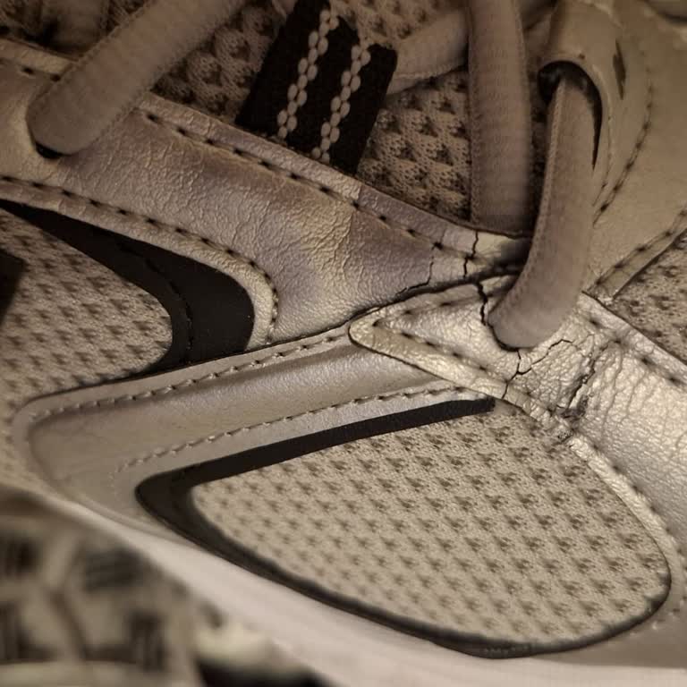 Yeni Alınan Spor Ayakkabı Kısa Sürede Kırıldı Ve Boyner Çözüm Sunmadı