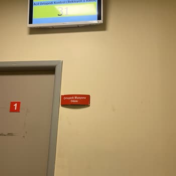 Hastanede İlgisizlik Ve Temizlik Sorunları Nedeniyle Mağduriyet Yaşadık