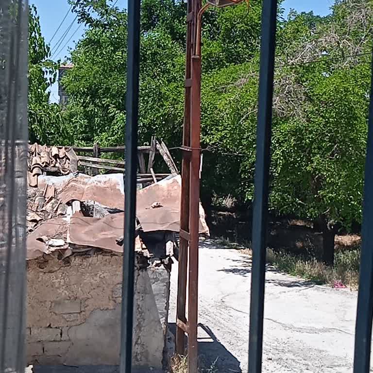 Gündüz Yanan Aydınlatma Direkleri Enerji İsrafına Sebep Oluyor