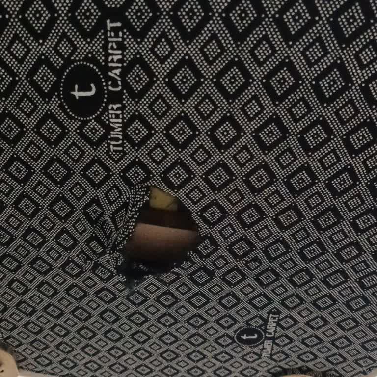 Salon Takımı Ve Yemek Masası Teslimatında Hasarlı Ürün Ve İlgisiz Hizmet