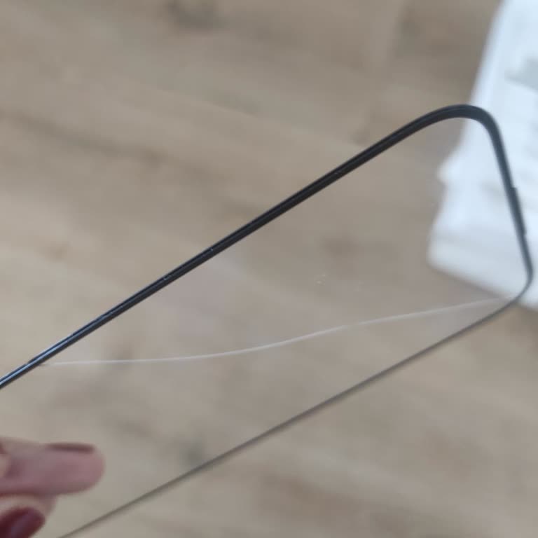 Kırık Gelen Ekran Koruyucuya Çözüm Bulamıyorlar, Mağdur Edildim