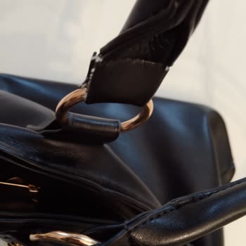 Kısa Sürede Yırtılan Çantaya Garanti Süresi Engeli