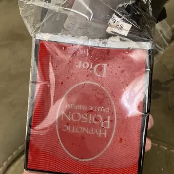 Kırık Gelen Parfüm Ve İletişimsizlik Sorunu