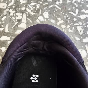 FLO Adidas Ayakkabı Dikiş Hatası