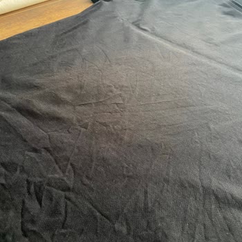 Siyah Gömlek Ve Tişörtte Renk Değişimi, Mağazadan Çözüm Bekliyorum