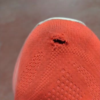 Asics Ayakkabının Kısa Sürede File Kısmı Yırtıldı ve Müşteri Hatası Denilerek Geri Çevrildi