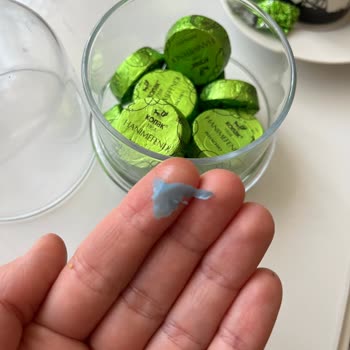 Çikolatadan Plastik Parça Çıkması Şok Etti