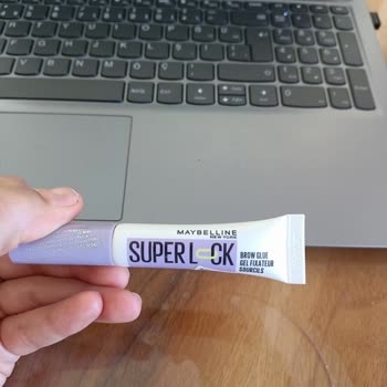 Maybelline Super Lock Ürünü Yoğun Beyazlık Ve Yapışıklık Problemi Yaşattı