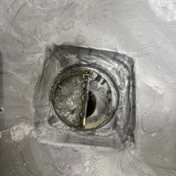 Eksik Ve Düzensiz Dolap Boyama Hizmeti