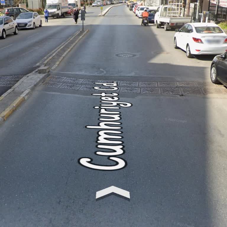 Üsküdar'da Yeni Yapılan Yollar Yine Çöktü, Araçla Gitmek İşkenceye Döndü