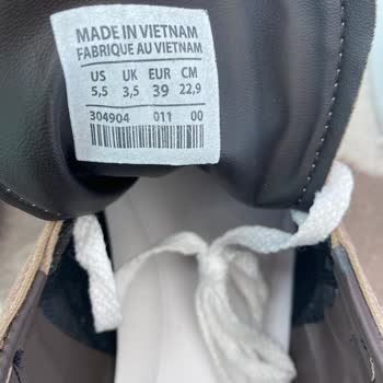 Orijinal Diye Satılan Ayakkabılar Taklit Çıktı, Paramı İade Etmiyorlar