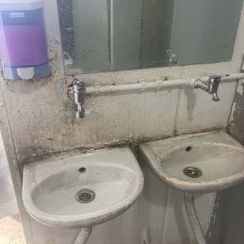 Çorlu Tüvtürk'te Hijyen Ve Bekleme Koşulları Çok Kötü