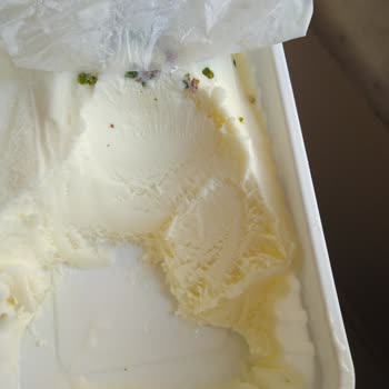 Aldığım Dondurma Kumlu Çıktı Değişim İstiyorum