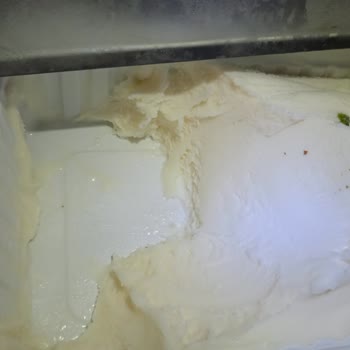 Aldığım Dondurma Kumlu Çıktı Değişim İstiyorum