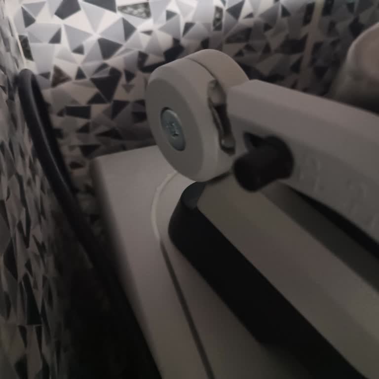 Tefal Tost Makinesi İlk Kullanımda Çatladı, Servis Ücretli Onarım Önerdi