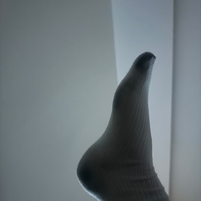 Vakko'dan Alınan Deri Sneakers Aşırı Boya Veriyor, İade Talebim Reddedildi