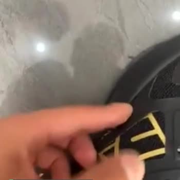 Emporio Armani Ayakkabı Desenleri Söküldü