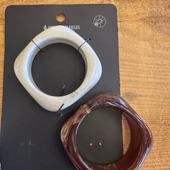 Stradivarius lehnt Rückgabe von unpassendem Armband ab – keine Info beim Kauf