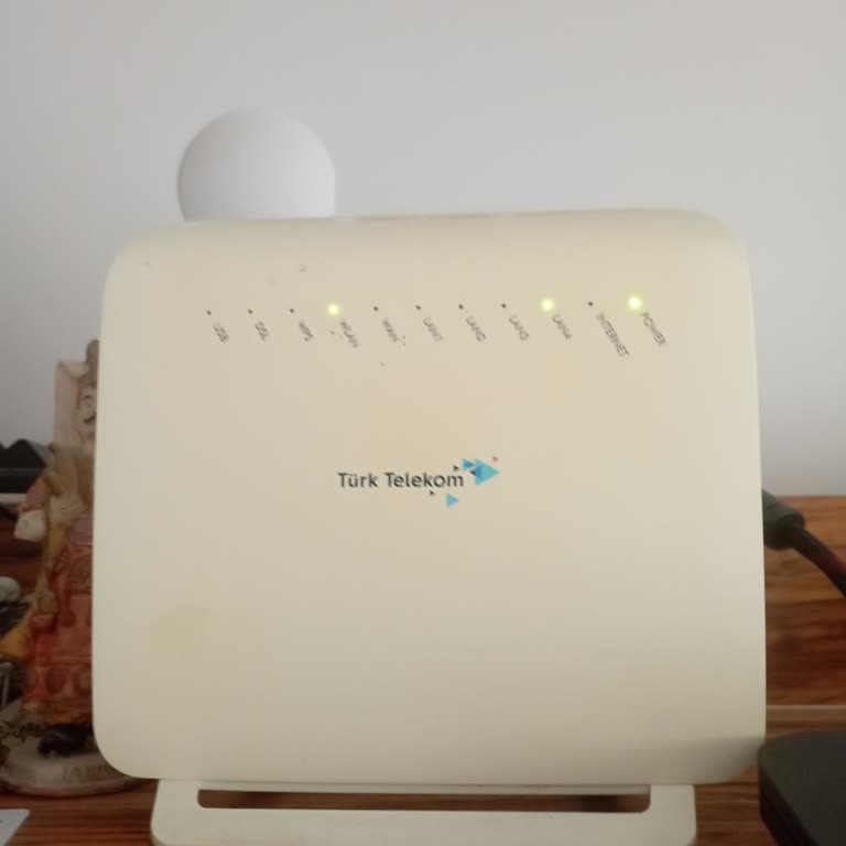 Sürekli İnternet Kesintileri Ve Fatura İndirimi Yapılmıyor