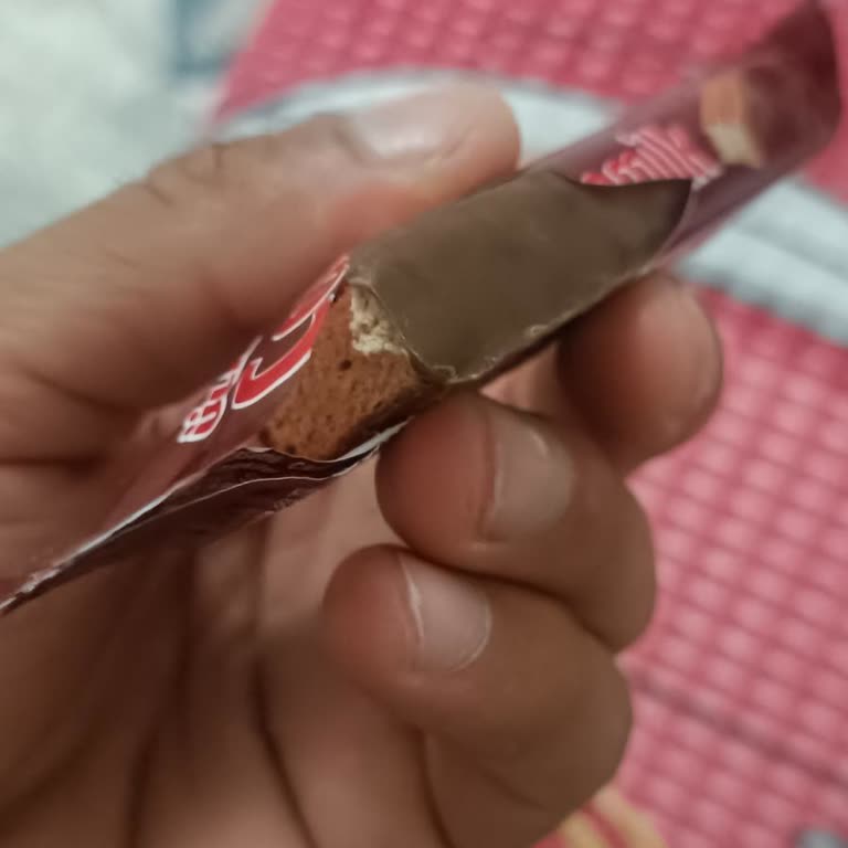 Aldığım Çikolatanın Yarısı Eksik Ve Paket Açık Çıktı