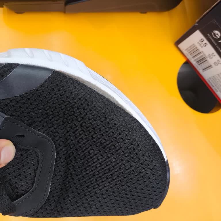 Kısa Sürede Açılan Ayakkabıya FLO'dan Açıklama Gelmedi