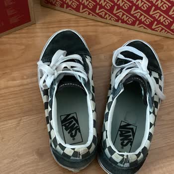 Yeni Aldığım Ayakkabıda Kısa Sürede Aşırı Yıpranma Ve Renk Atması Yaşadım