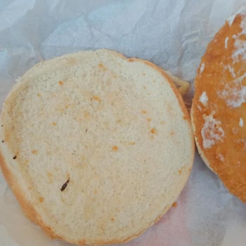 Burger King'den Aldığım Ürünlerde Sos Eksikliği Ve Taze Olmayan Malzeme Sorunu