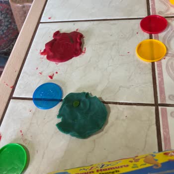 Oyun Hamurunda Tehlikeli Yabancı Maddeler!