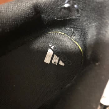 Adidas Ayakkabıda Kısa Sürede Yıpranma Ve Yırtılma Sorunu