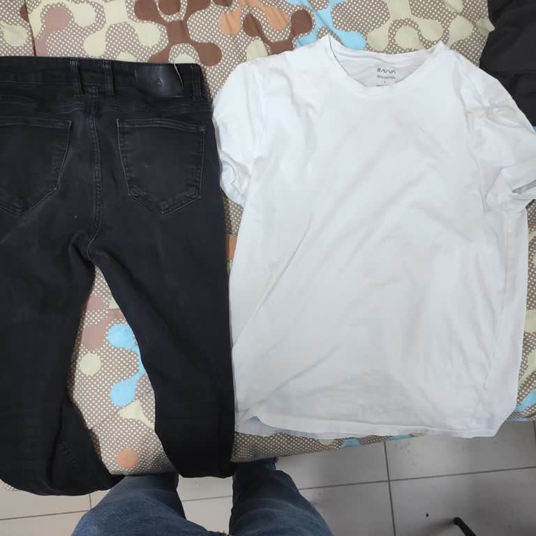 Avva'dan Aldığım Pantolonun Rengi Soldu, Tişörtüm Küçüldü