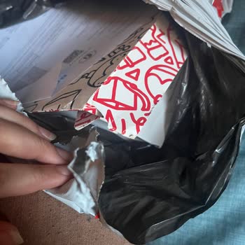 Boyner'den Aldığım Beymen Gömlek Özensiz Ve Hasarlı Paketle Gönderildi