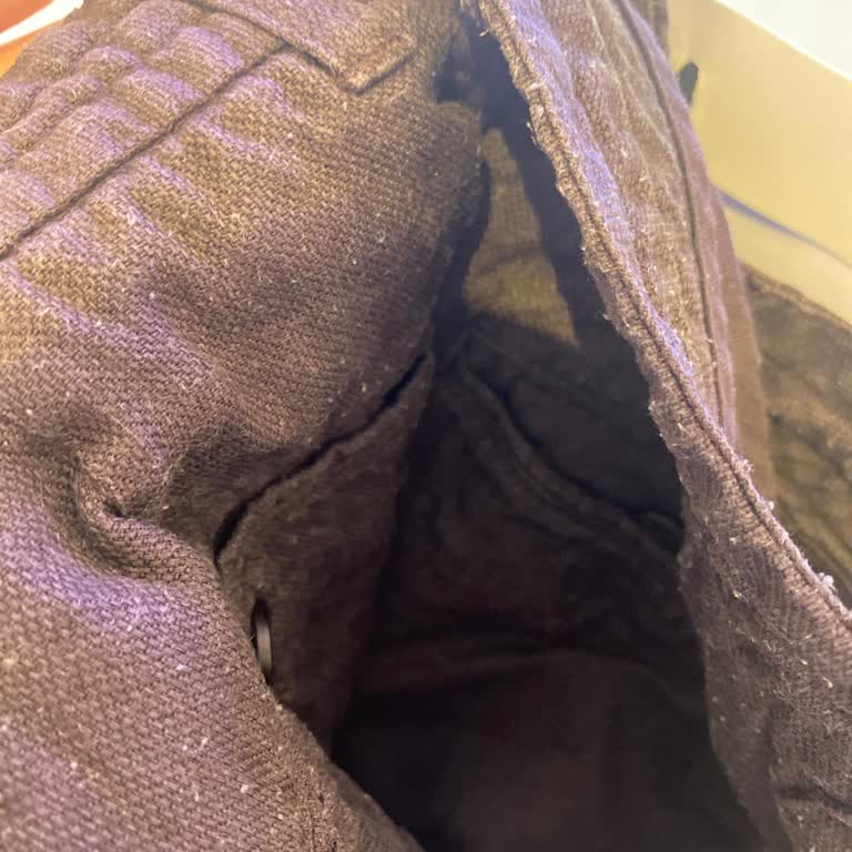 Keten Pantolonda Tüylenme Ve Mağaza İlgisizliği