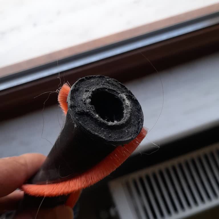 Philips Dikey Süpürge Merdanesi Eridi, Garanti Kapsamı Dışında Bırakıldı