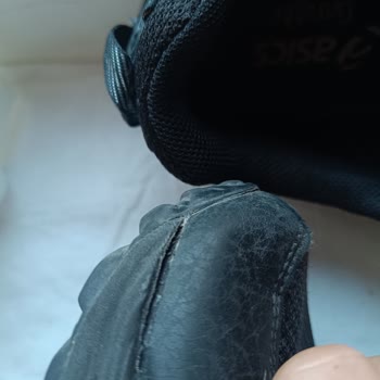 5500 TL'lik Asics Ayakkabı 6 Ayda Yırtıldı, İade Reddedildi Mağdur Oldum