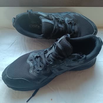 5500 TL'lik Asics Ayakkabı 6 Ayda Yırtıldı, İade Reddedildi Mağdur Oldum