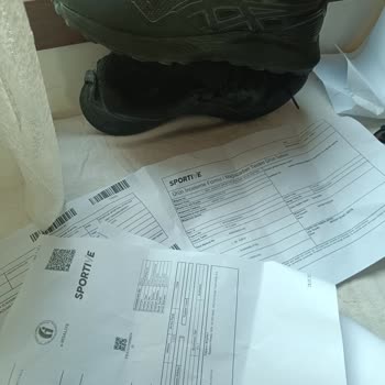 5500 TL'lik Asics Ayakkabı 6 Ayda Yırtıldı, İade Reddedildi Mağdur Oldum