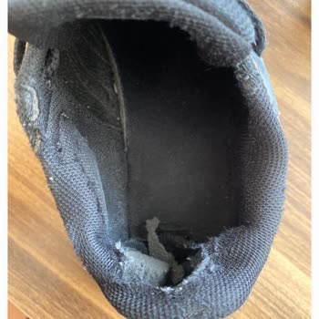 Aldığım Adidas Çocuk Ayakkabısı Kısa Sürede Bozuldu, Mağaza İade Veya Değişim Yapmadı