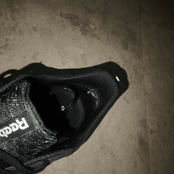 10 Günde Parçalanan Ayakkabı, FLO’dan Çözüm Yok!