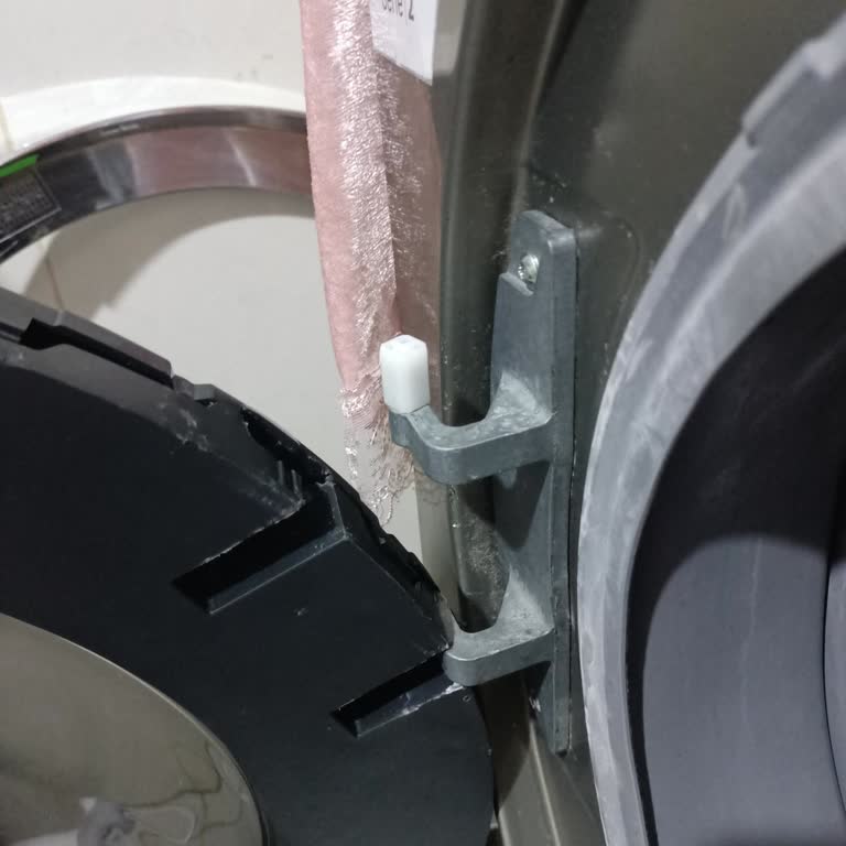 Bosch Çamaşır Makinesi Menteşe Kırılması Ve Malzeme Kalitesi Sorunu