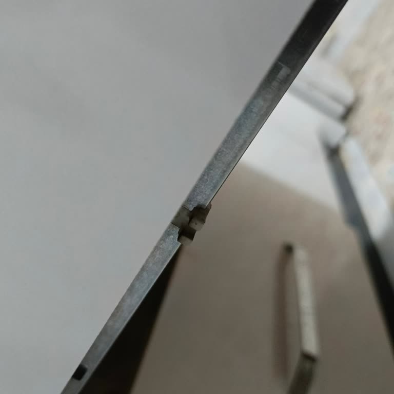 Raylı Mutfak Dolabımın Küçük Parçası İçin Komple Set Almak Zorunda Kalmak Mağdur Ediyor