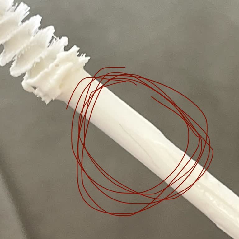 Göz Maskesinden Çıkan Kıl Sağlığımı Tehlikeye Attı