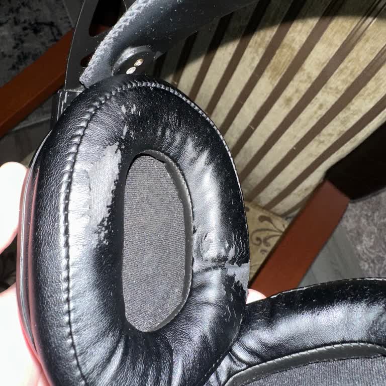 Kulaklık Padlerinin Soyulması Ve Yedek Parça Sorunu