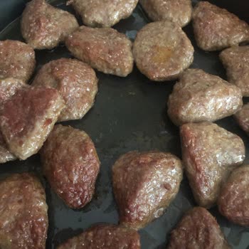 Köfteci Yusuf Sefaköy'den Aldığım Köftenin Kötü Kokusu Ve Kalitesi Hayal Kırıklığı Yarattı