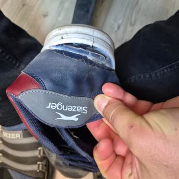 Kısa Sürede Yırtılan Ve Koku Yapan Slazenger Ayakkabılar Nedeniyle Yaşanan Mağduriyet