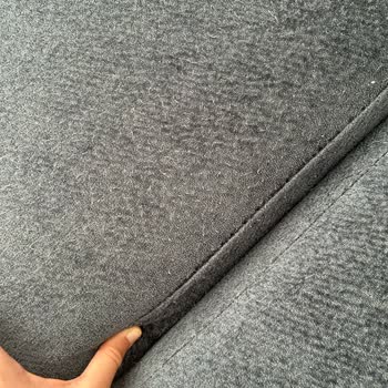 Kullanılmadan Yıpranan Koltuk, İlgisiz Servis Ve Hayal Kırıklığı