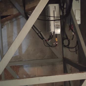 Vodafone'dan 1,5 Yıldır Ödenmeyen Kira Ve Çatı Zararı