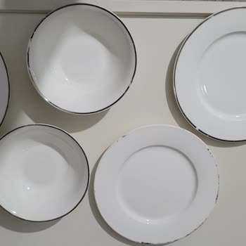 Desen Garantili Yemek Takımında Desenler Çıktı, Firma Yardımcı Olmuyor