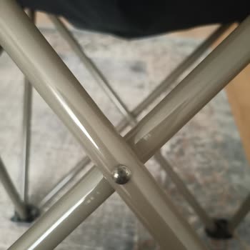 Campout Gala Sandalyelerde Boya Atması Ve Üretim Hatası Şikayeti