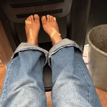 Aldığım Terlik Ayaklarımı Mahvetti, Pişman Oldum