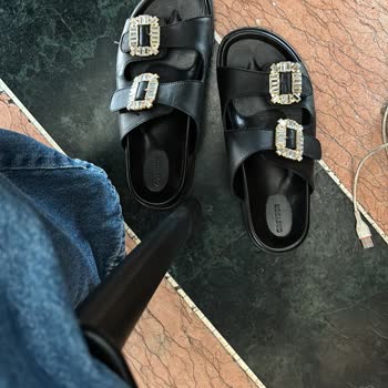 Aldığım Terlik Ayaklarımı Mahvetti, Pişman Oldum